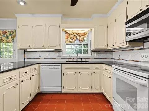 Kitchen - 201 Poplar St, Cheraw, SC 29520 photo 2 of 4
