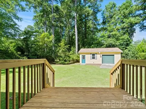 Exterior - 201 Poplar St, Cheraw, SC 29520 photo 1 of 8