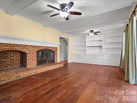 Living - 201 Poplar St, Cheraw, SC 29520 photo 5 of 9