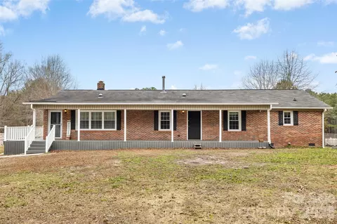4661 Willie Bayne Ln, Heath Springs, SC 29058