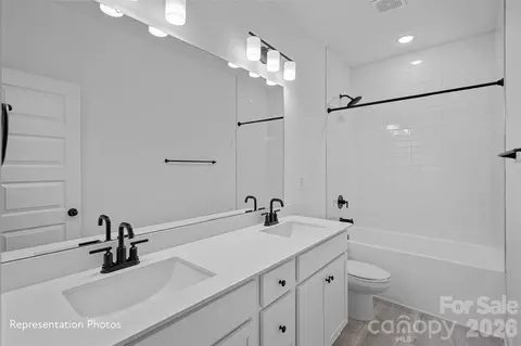 Bath - 4510 Castleton Rd, Charlotte, NC 28211 photo 3 of 4