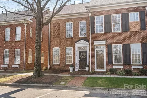 8558 Beaver Creek Dr, Charlotte, NC 28269