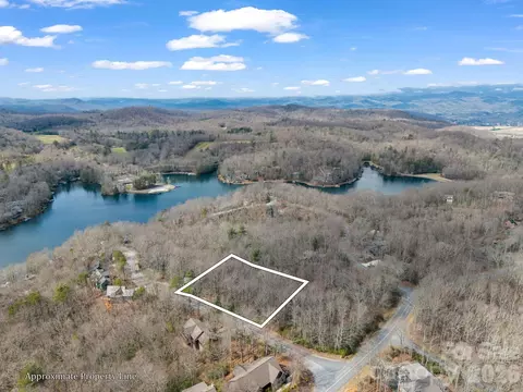 Gawanv Court, Brevard, NC 28712