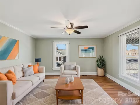 61 27th Nw St NW, Hickory, NC 28601