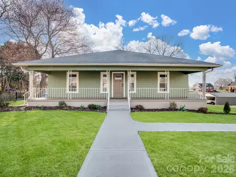 61 27th Nw St NW, Hickory, NC 28601