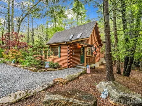 1040 Soquili Dr, Brevard, NC 28712