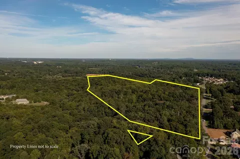 3940 River Rd, Hickory, NC 28602 photo 2
