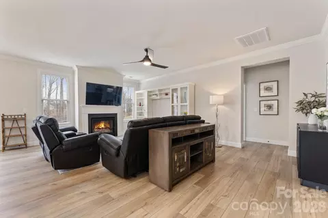 Living - 252 Hamrick Rd, Cramerton, NC 28032 photo 1 of 3