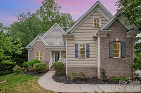 1033 Marguerite Dr, Lowell, NC 28098