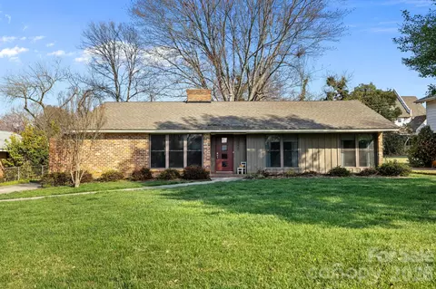 1229 Ashcraft Ln, Charlotte, NC 28209