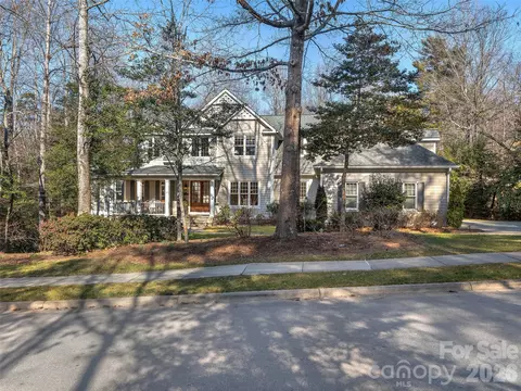 1639 Olmsted Dr, Asheville, NC 28803