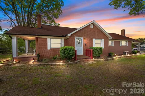 137 Foursquare Rd, Mooresville, NC 28115
