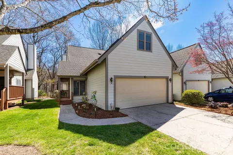 31 Little Cedar Ct, Asheville, NC 28805