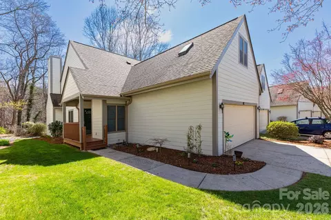 31 Little Cedar Ct, Asheville, NC 28805
