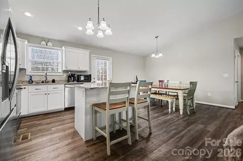 Entry Way - 2061 Gary Ln, Hickory, NC 28602 photo 1 of 2