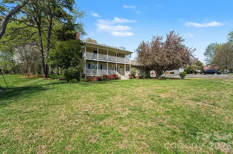 140 Eastwood Dr, Statesville, NC 28625