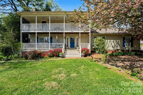 140 Eastwood Dr, Statesville, NC 28625