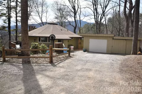 1299 Country Club Dr, Canton, NC 28716