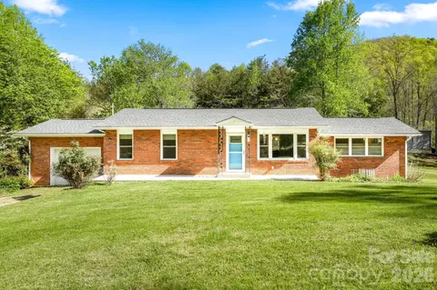 154 Cactus Ln, Franklin, NC 28734