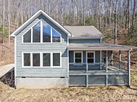 132 Fields Dr, Waynesville, NC 28785