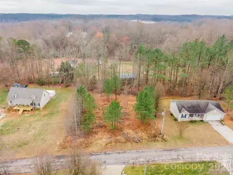 134 River Bank Rd, Statesville, NC 28625