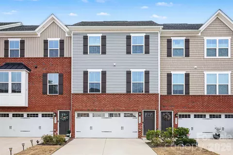 2625 Grantham Place Dr, Fort Mill, SC 29715