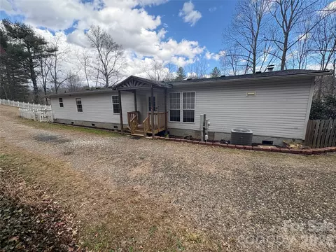 6 Shady Creek Ln, Leicester, NC 28748