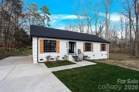 8900 Blaydon Dr, Charlotte, NC 28227