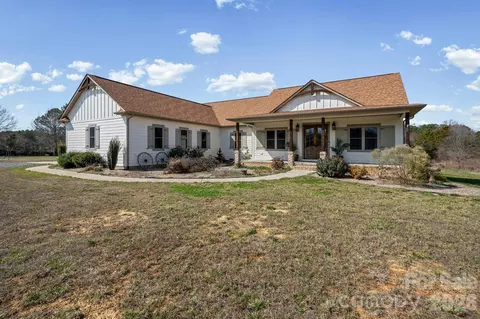 12041 Hazard Rd, Oakboro, NC 28129