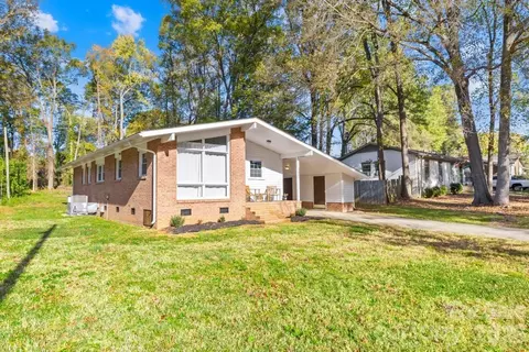3801 Winterfield Pl, Charlotte, NC 28205