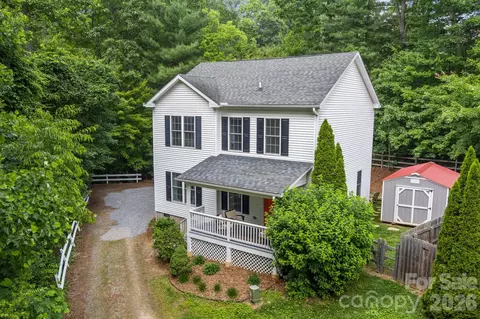 15 Asbury Cottage Dr, Candler, NC 28715