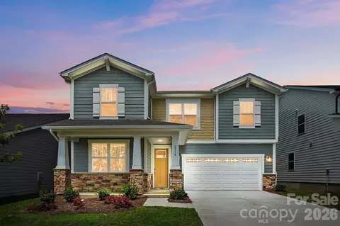 2718 Phoenix Ct, Gastonia, NC 28052
