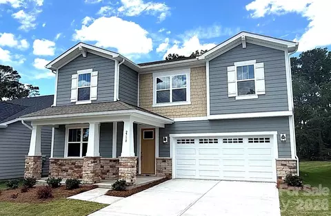 2718 Phoenix Ct, Gastonia, NC 28052