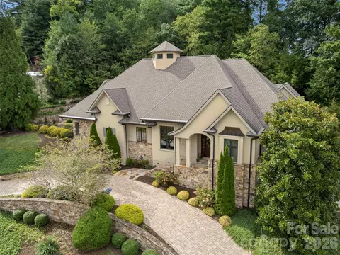 190 Mistletoe Trl, Hendersonville, NC 28791