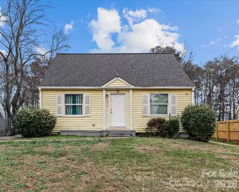 1058 Betty Dr, Winston Salem, NC 27107