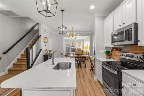 343 Hurston Cir, Charlotte, NC 28208