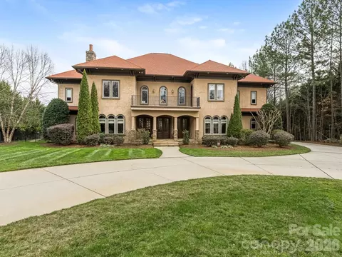 9205 Woodhall Lake Dr, Waxhaw, NC 28173