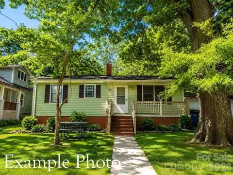 526 Hickory Ave, Statesville, NC 28677