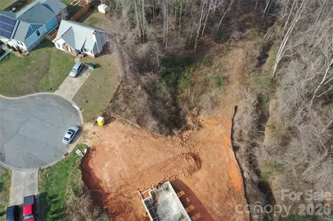 2027 Helen Harper Ct, Charlotte, NC 28216