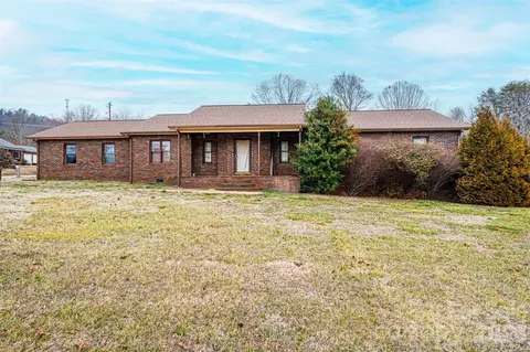 7141 Knobs Lndg, Connelly Springs, NC 28612