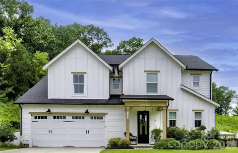123 Country Lake Dr, Mooresville, NC 28115
