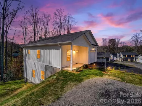 147 Northbend Dr, Asheville, NC 28804