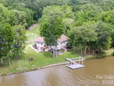 887 Living Waters Dr, Great Falls, SC 29055