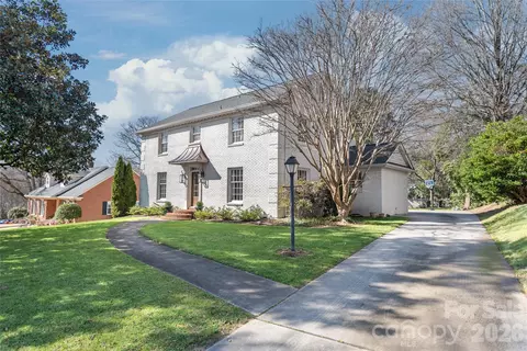 1330 Brockton Ln, Charlotte, NC 28226