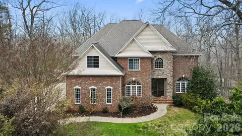 127 Berry Mountain Rd, Cramerton, NC 28032