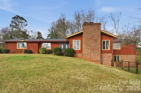 304 Honeysuckle Dr, Rutherfordton, NC 28139