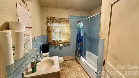Bath - 110 Maple St, Clover, SC 29710 photo 1 of 3