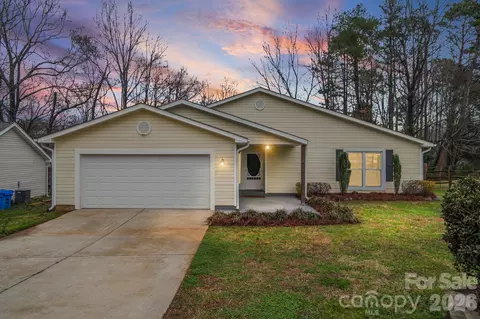 9357 Aylesbury Ln, Mint Hill, NC 28227