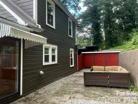 Exterior - 404 Huffman St, Morganton, NC 28655 photo 2 of 9