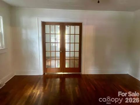 Living - 404 Huffman St, Morganton, NC 28655 photo 2 of 2